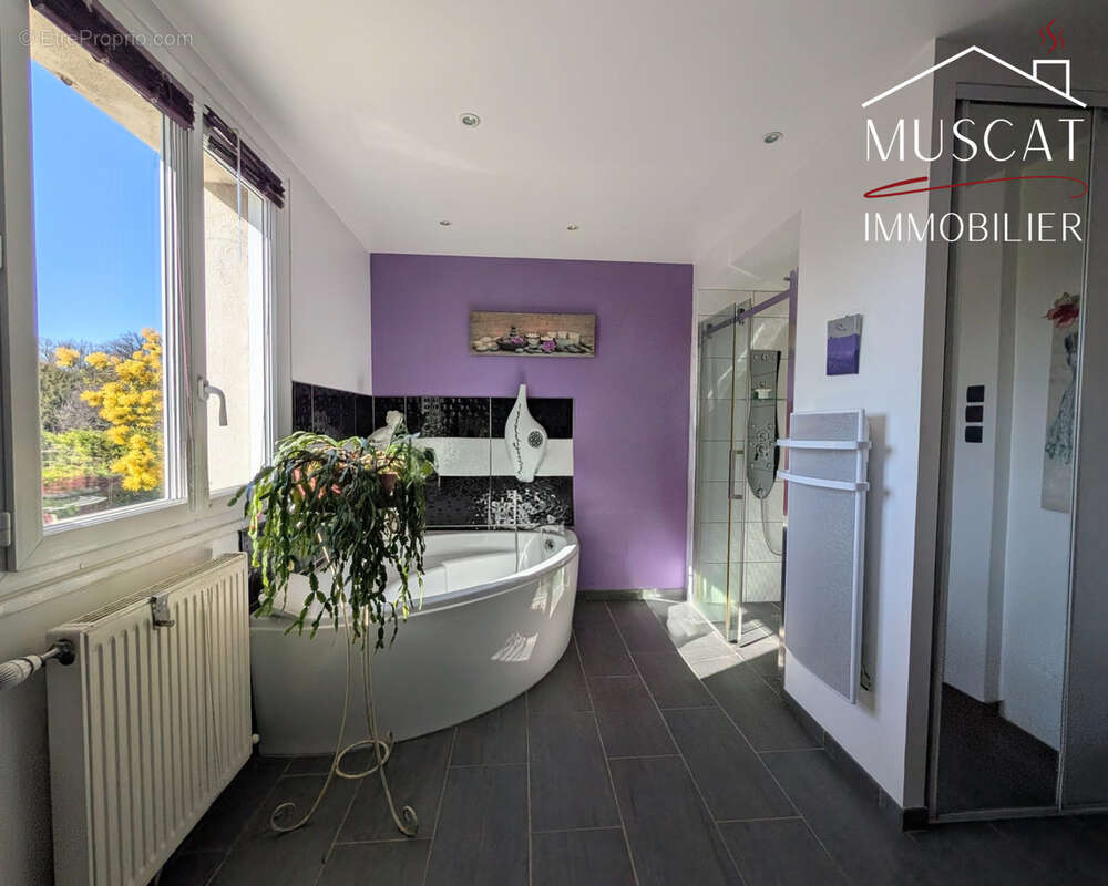 Maison à BONNEFAMILLE