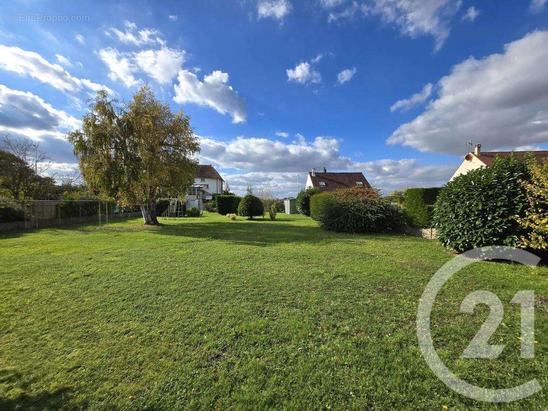 Maison à PONT-SAINTE-MAXENCE