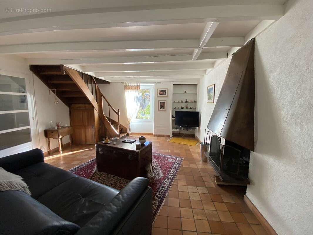 Maison à FONTAINE-LE-COMTE