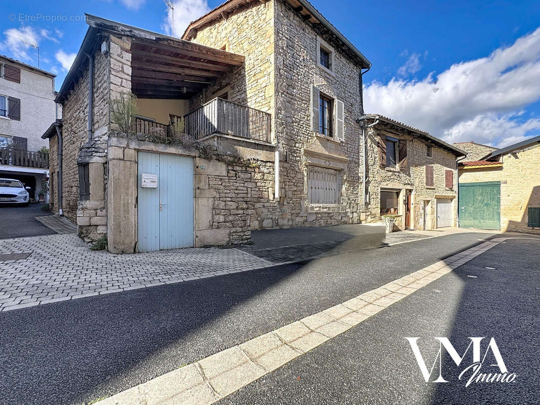 Maison à CHAZAY-D&#039;AZERGUES