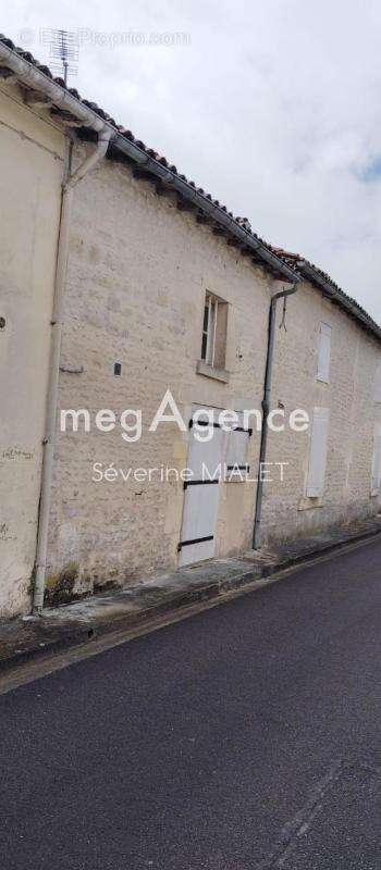 Maison à CHATEAUBERNARD