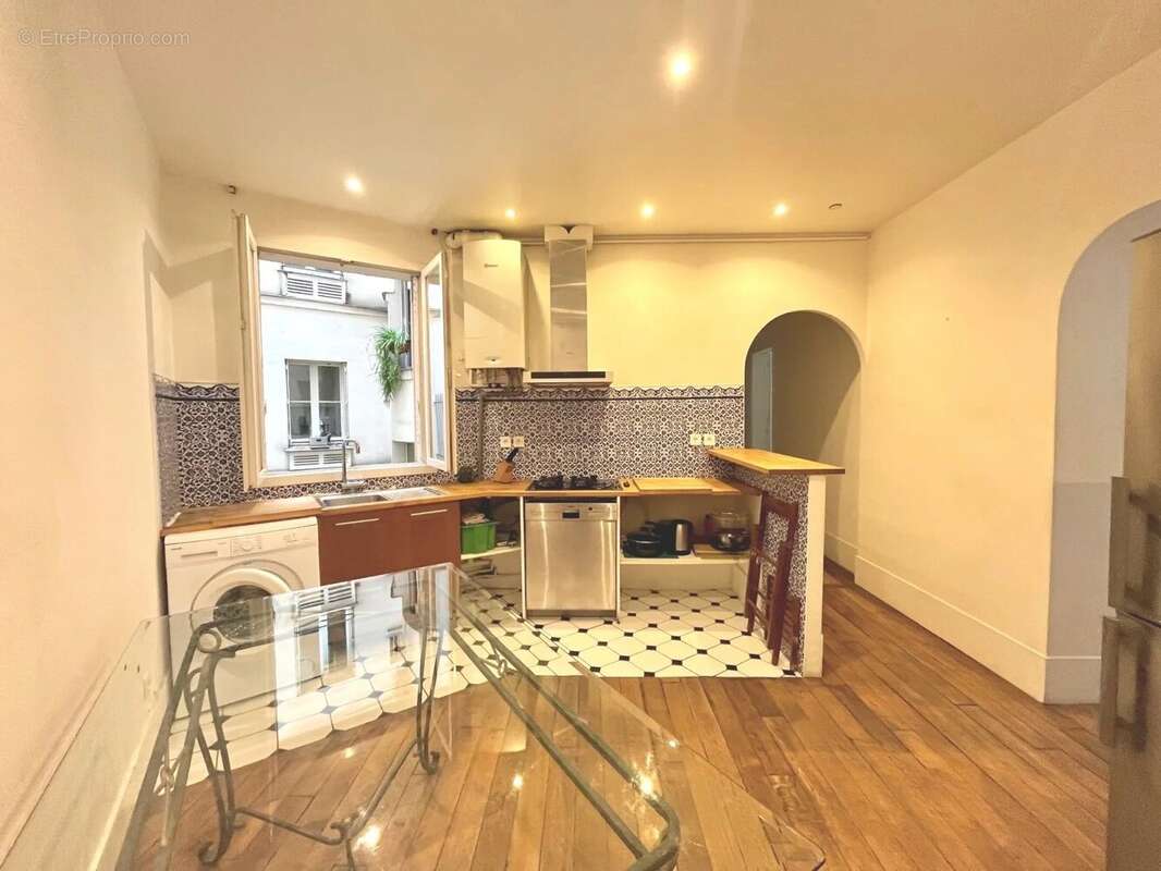 Appartement à PARIS-18E