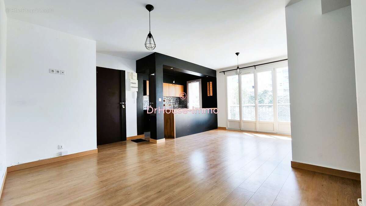 Appartement à SAVIGNY-SUR-ORGE