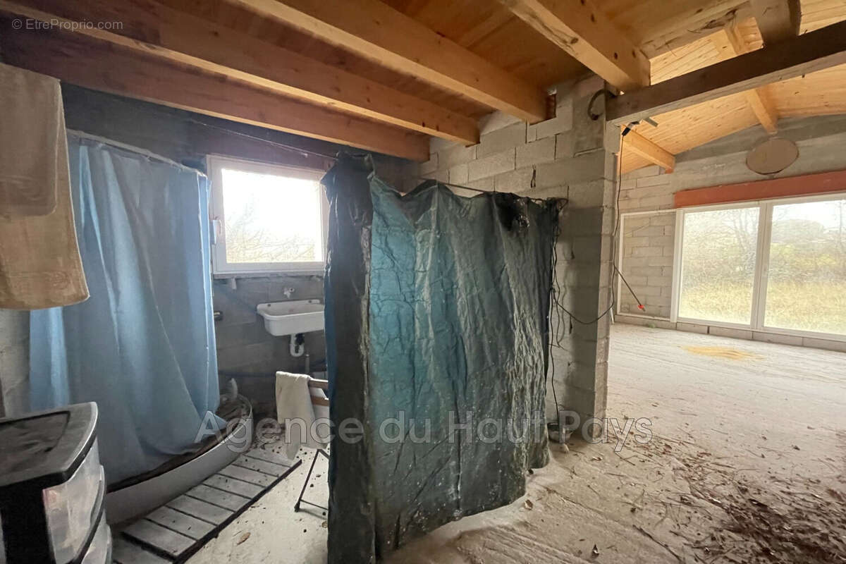 Maison à SAINT-CEZAIRE-SUR-SIAGNE