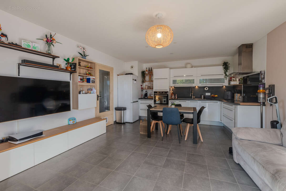 Appartement à CHATEAUNEUF-LES-MARTIGUES