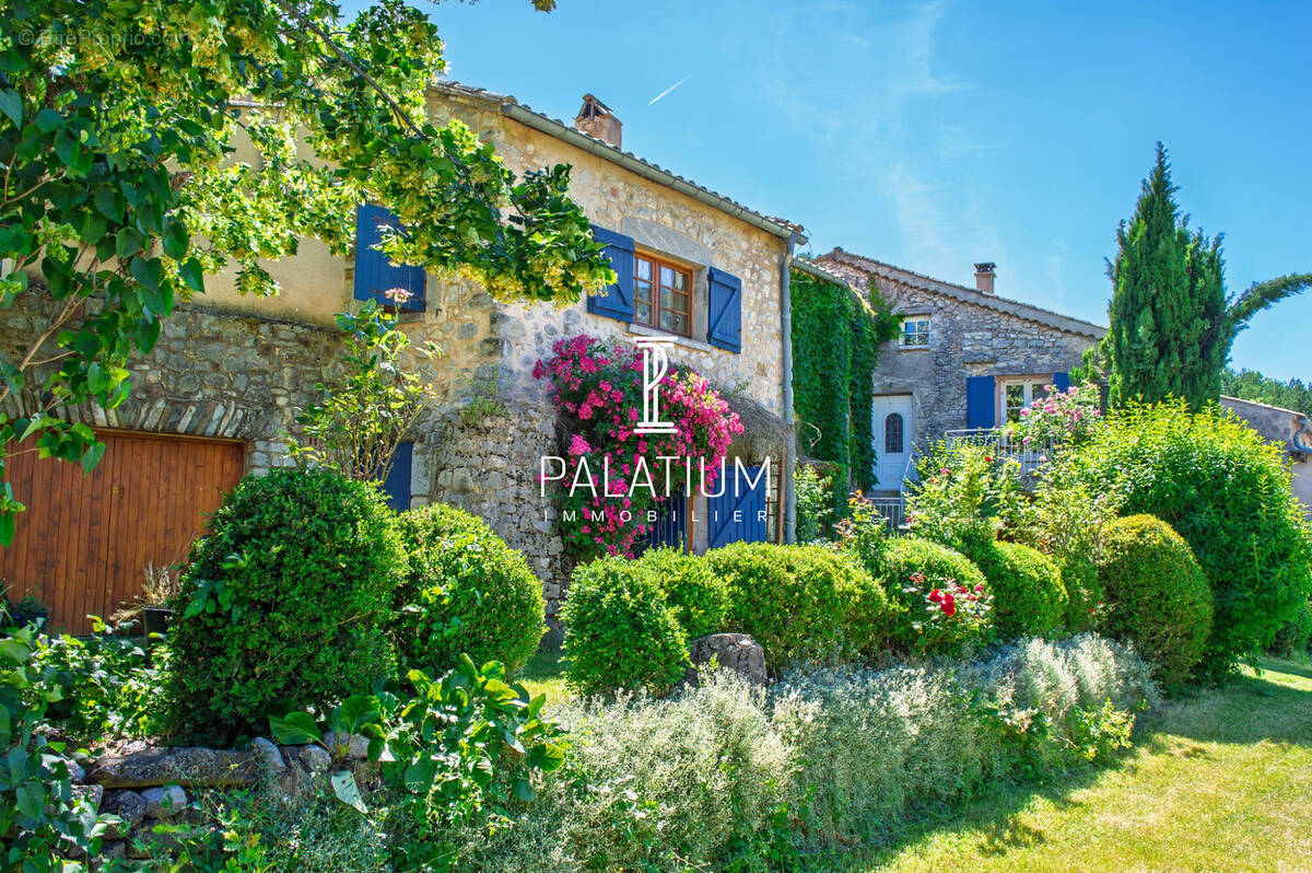 Maison à CHATEAUNEUF-MIRAVAIL