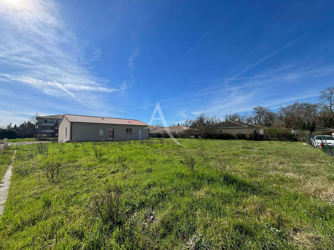 Terrain constructible à Bessieres de 585m² ! - photo 3