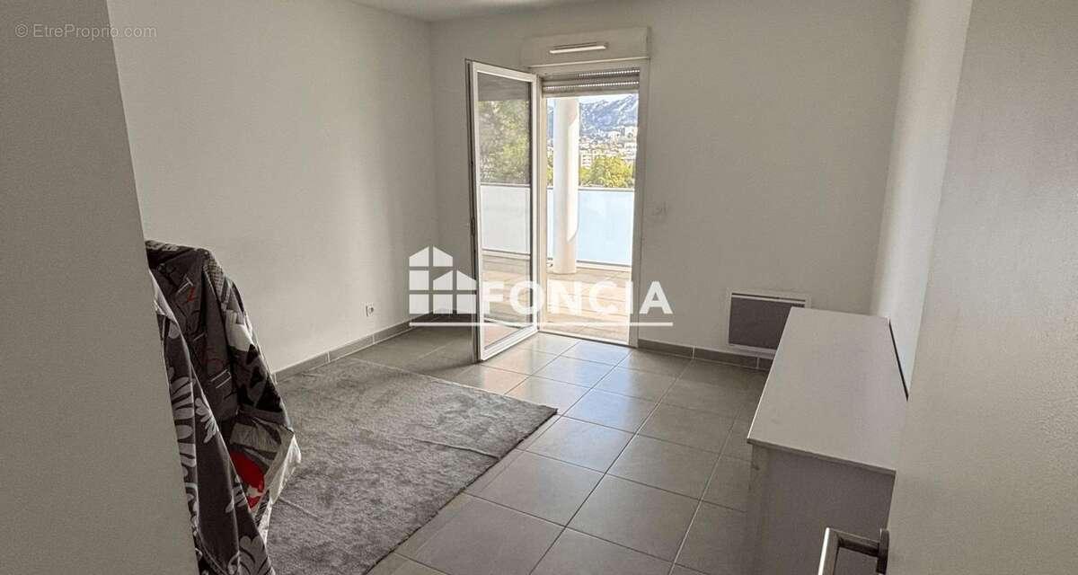 T2 44 m2 lumineux, grande terrasse vue dégagée, box - photo 4