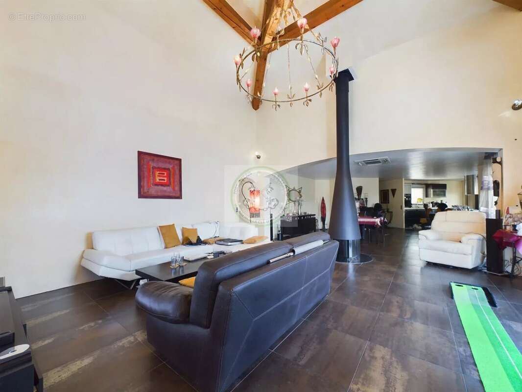 Maison à ROQUEBRUNE-SUR-ARGENS