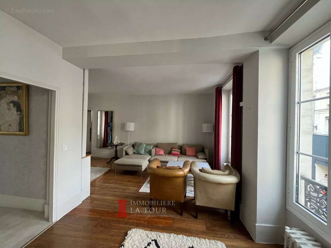 Appartement à PARIS-16E