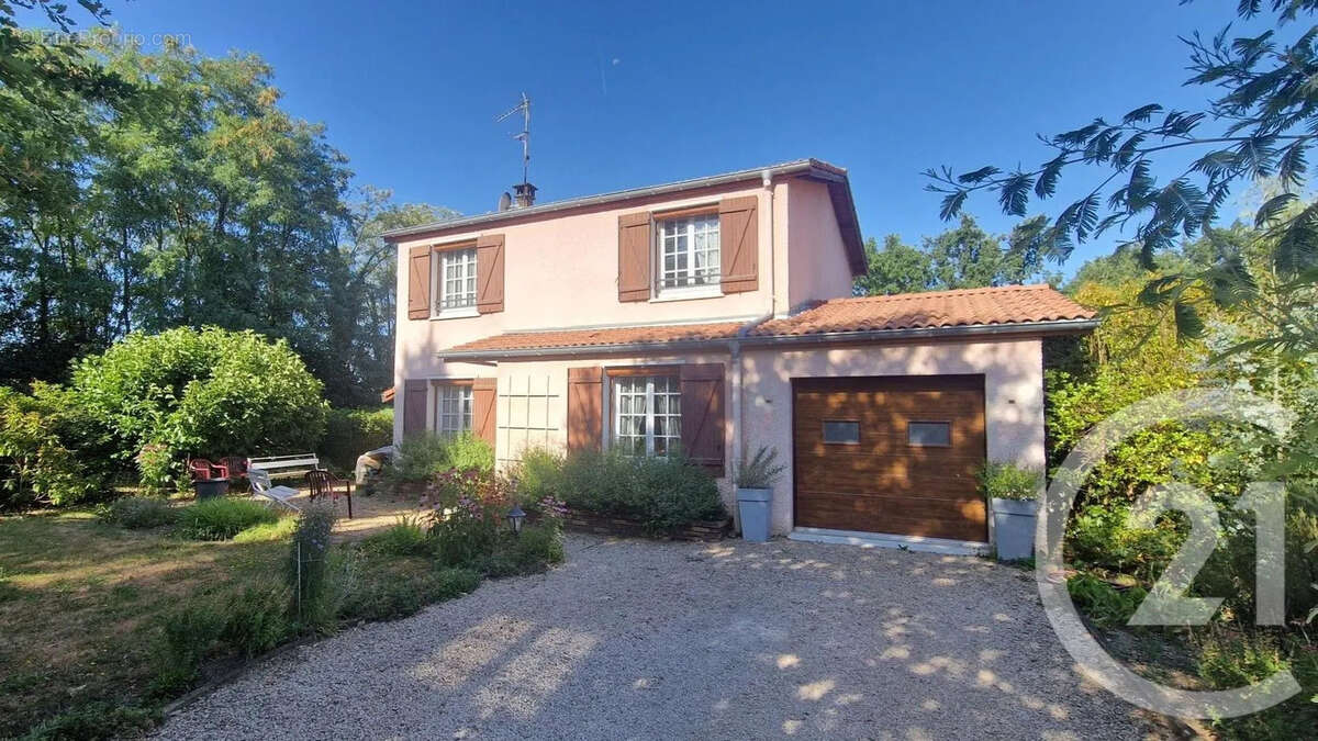 Maison 107 m² à Jassans-Riottier  - photo 5