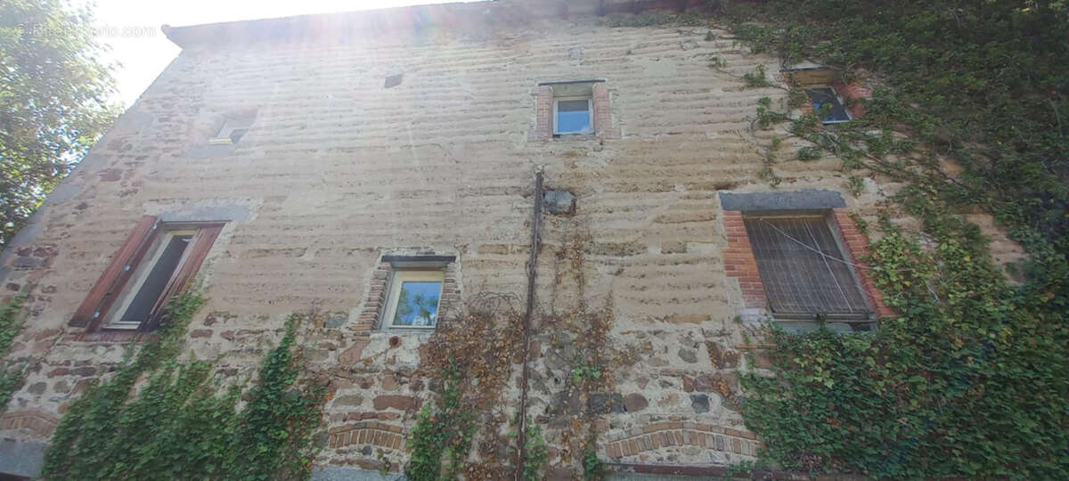 Appartement à LA PACAUDIERE