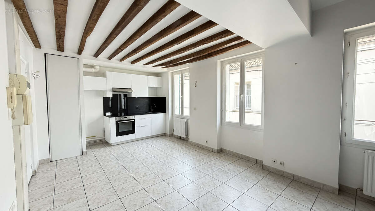 Appartement à NEAUPHLE-LE-CHATEAU