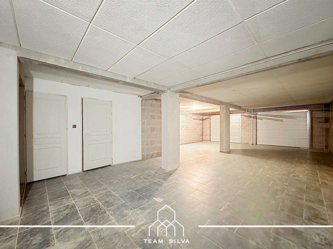Maison 110 m² à Chambost-Longessaigne  - photo 12