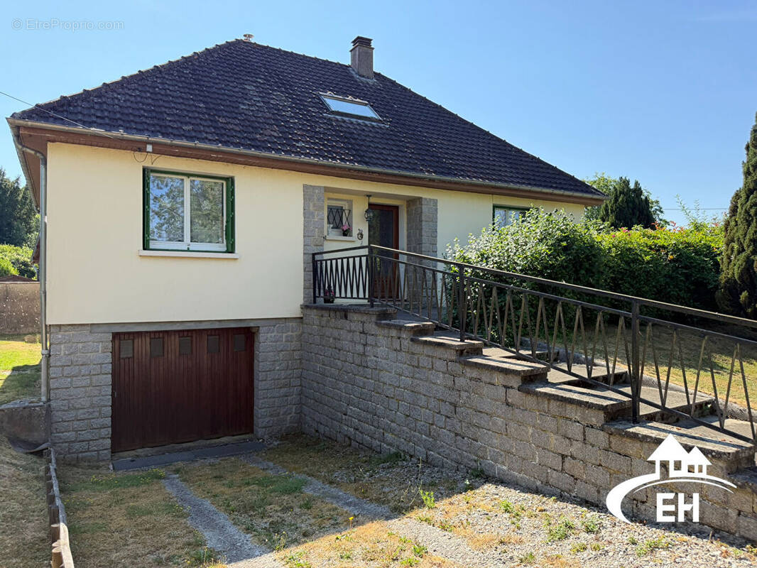 Maison à SAINTE-GAUBURGE-SAINTE-COLOMBE