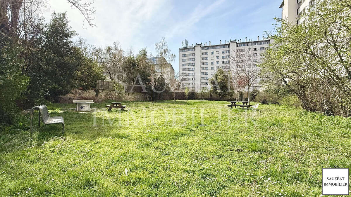 Appartement à MONTROUGE