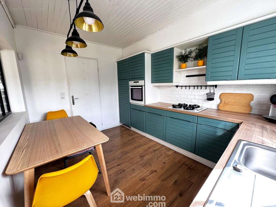 découvrons cette cuisine totalement aménagée et équipée - Maison à BONDOUFLE