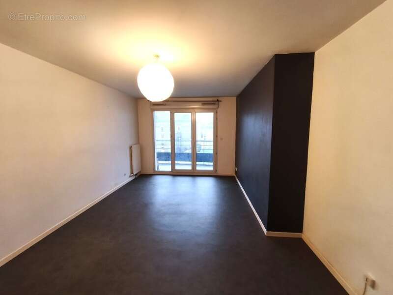 Beauvais centre-ville – appartement t3 avec terrasse, ascenseur et parking privatif - photo 3