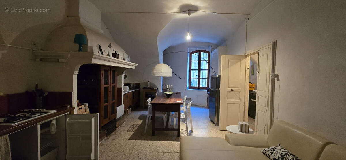 Maison à MONTPEYROUX