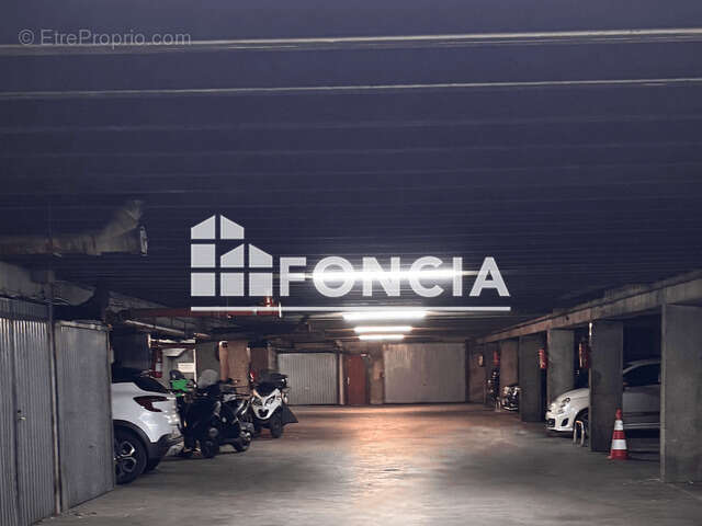 Parking à PARIS-19E