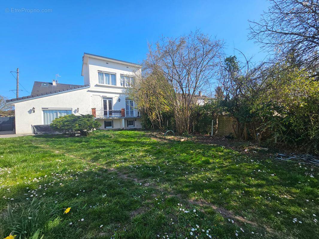 Maison à LA FRETTE-SUR-SEINE