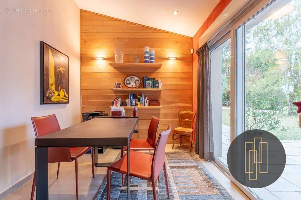 Proche VILLEFRANCHE  propriété de 250 m2 sur un parc de 2 600 m2 - photo 12