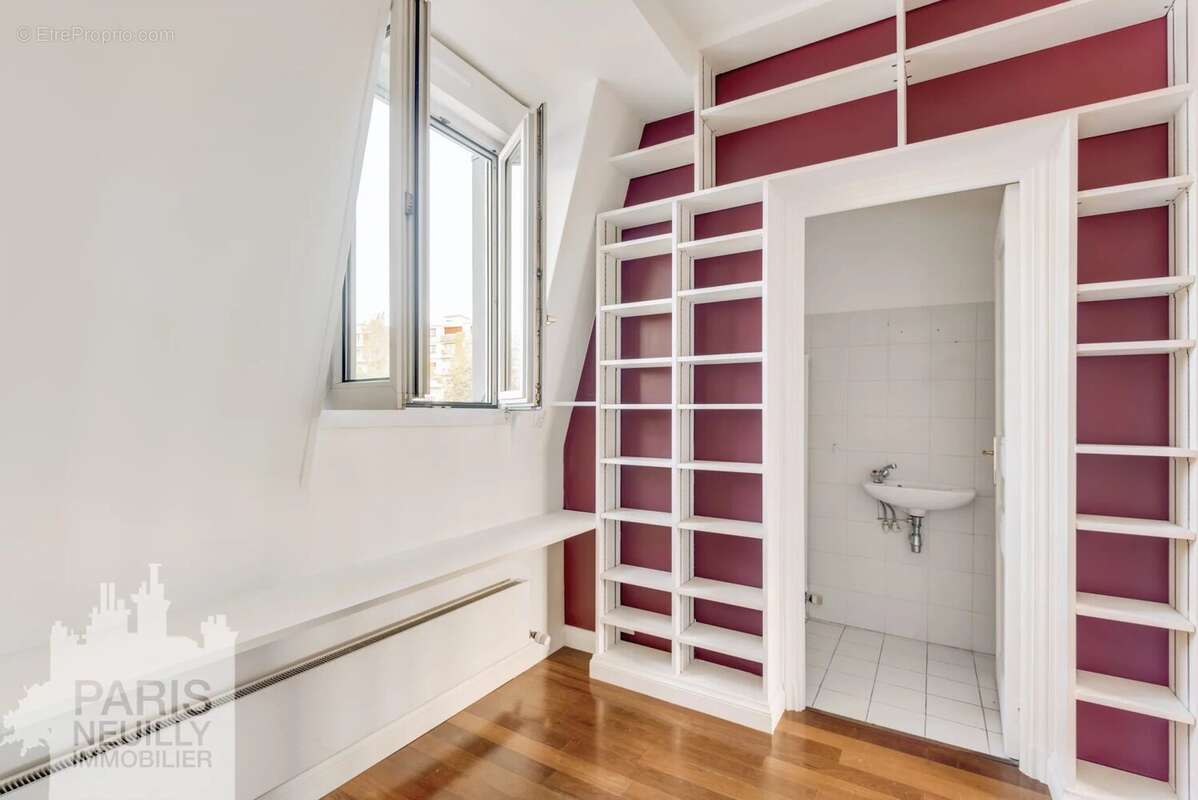 Appartement à NEUILLY-SUR-SEINE