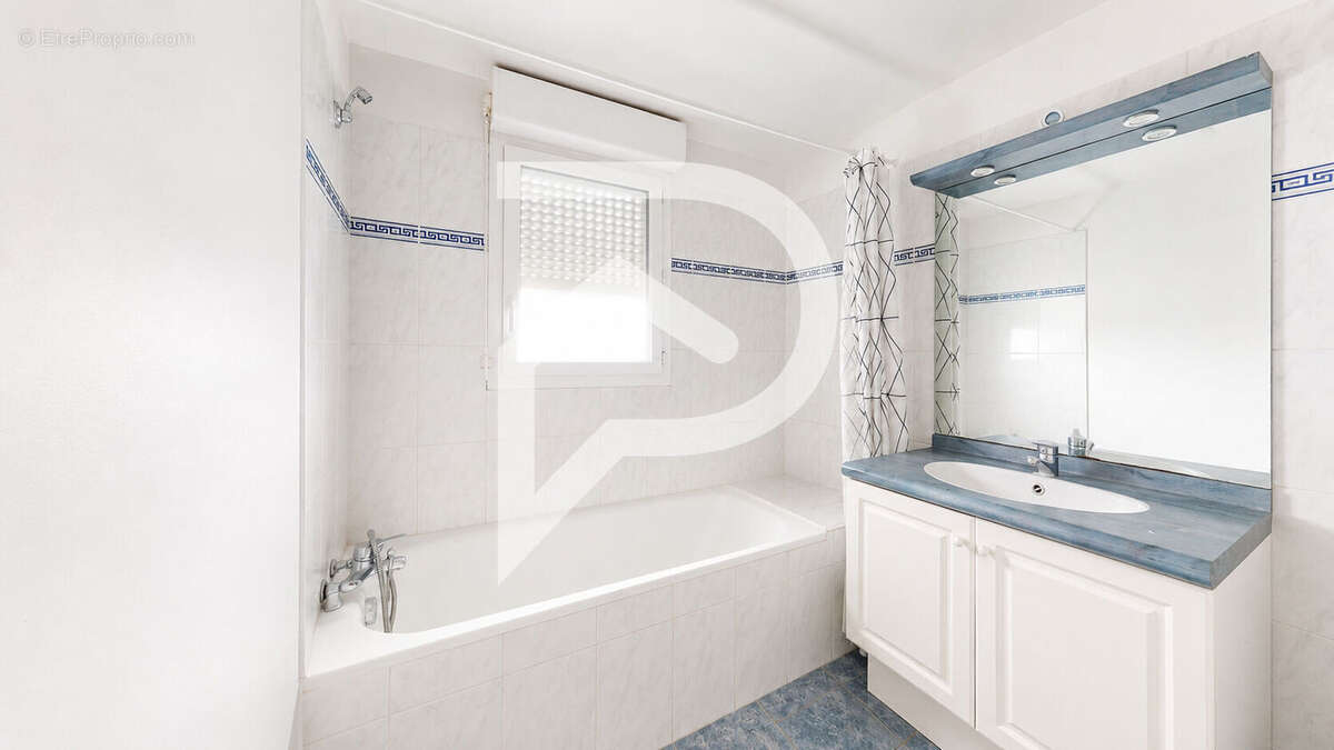 Appartement à CHANTELOUP-LES-VIGNES