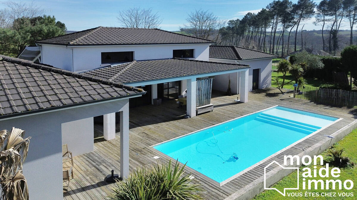 Maison à CASTELJALOUX