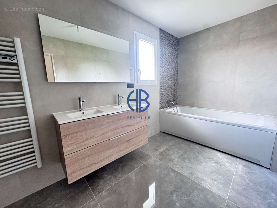 Maison à LE GRAND-LEMPS