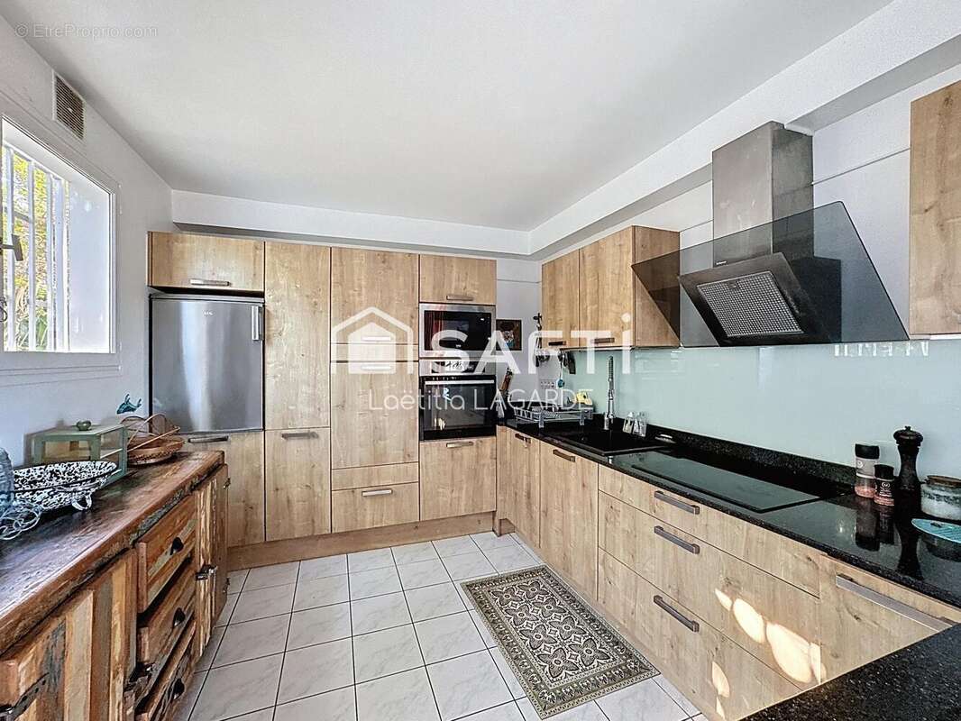 Maison 176 m² à Saint-Leu  - photo 3