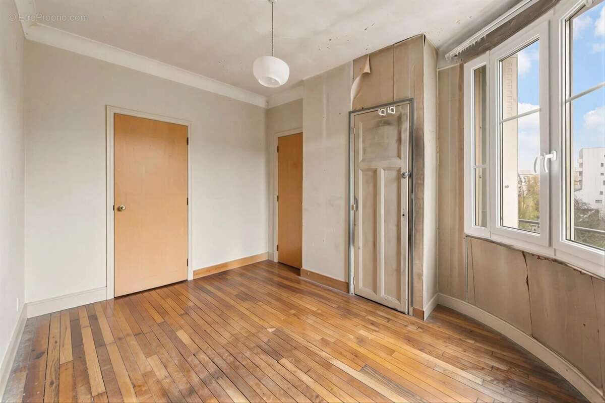 Appartement à PARIS-14E