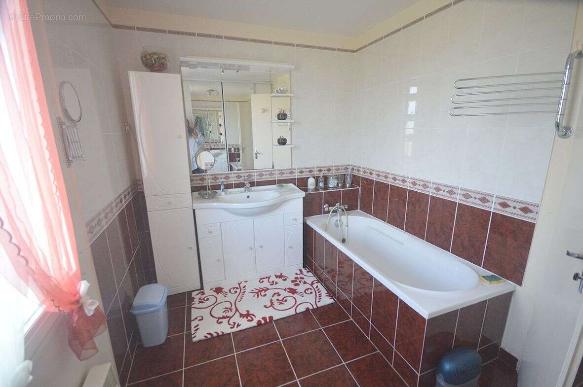 Maison à SAINT-GEORGES-DE-DIDONNE