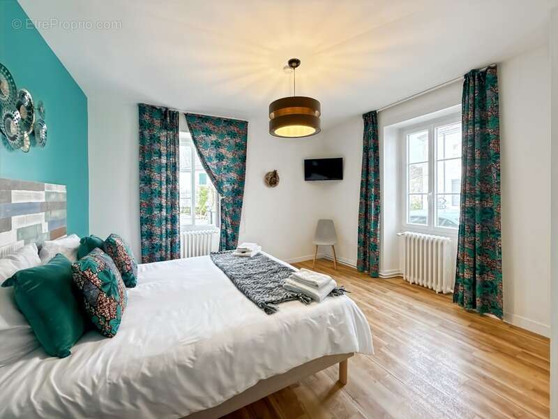 Maison à SAINT-SAUVEUR-D'AUNIS