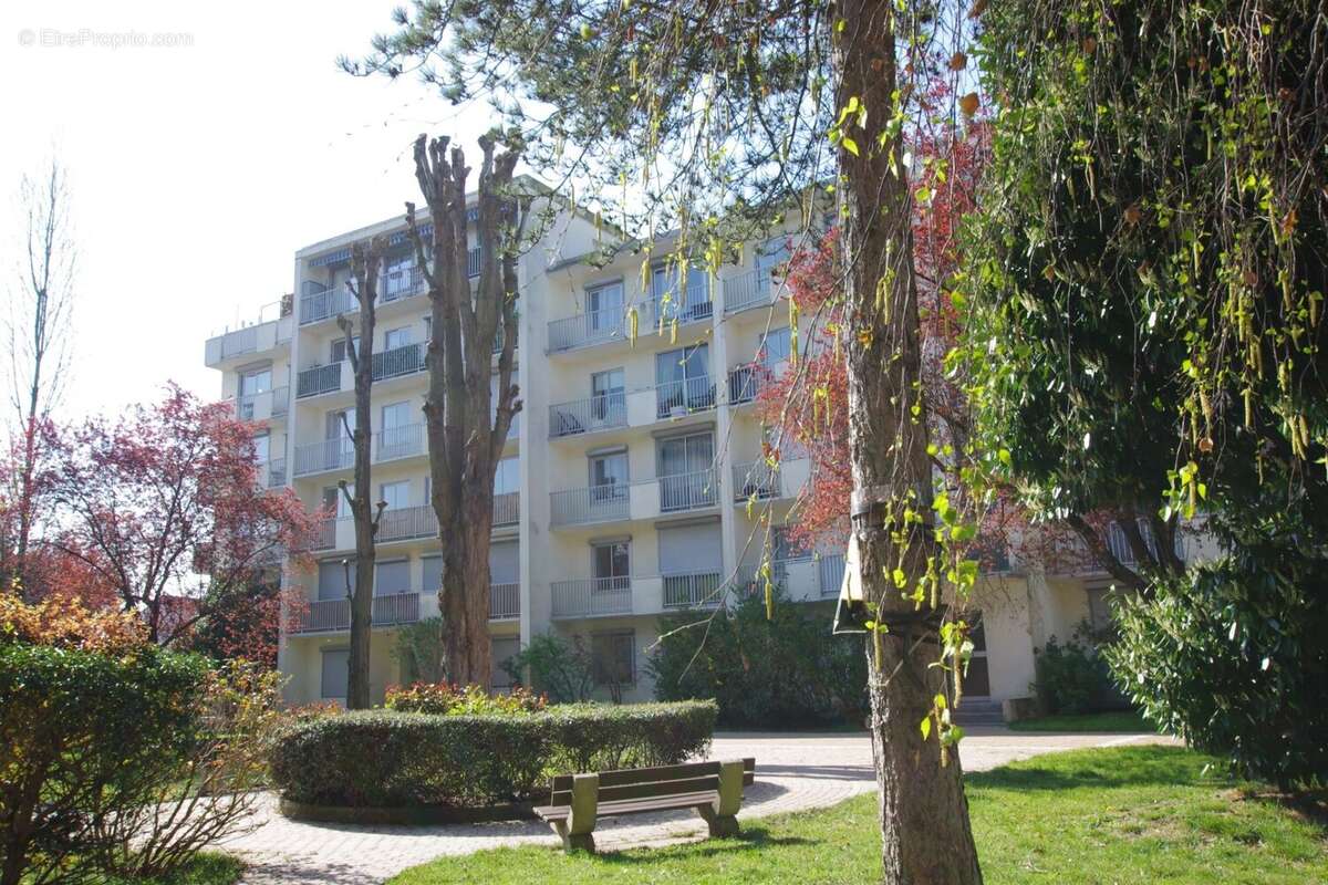 Appartement à FRESNES
