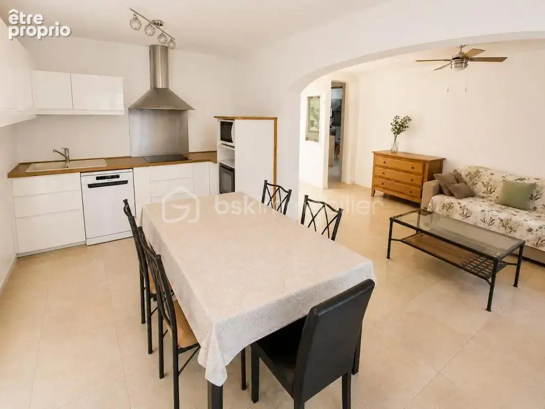 NÉOULES – Propriété de caractère d'environ 240 m² – Famille, patrimoine & revenus – Terrain de 2 600 m² avec piscine - photo 10
