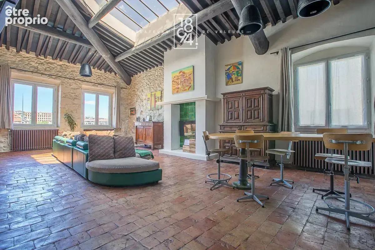 Duplex de type 3/4 entièrement rénové, d’une superficie de 130 m², situé secteur Vieux-Port avec vue mer - photo 6