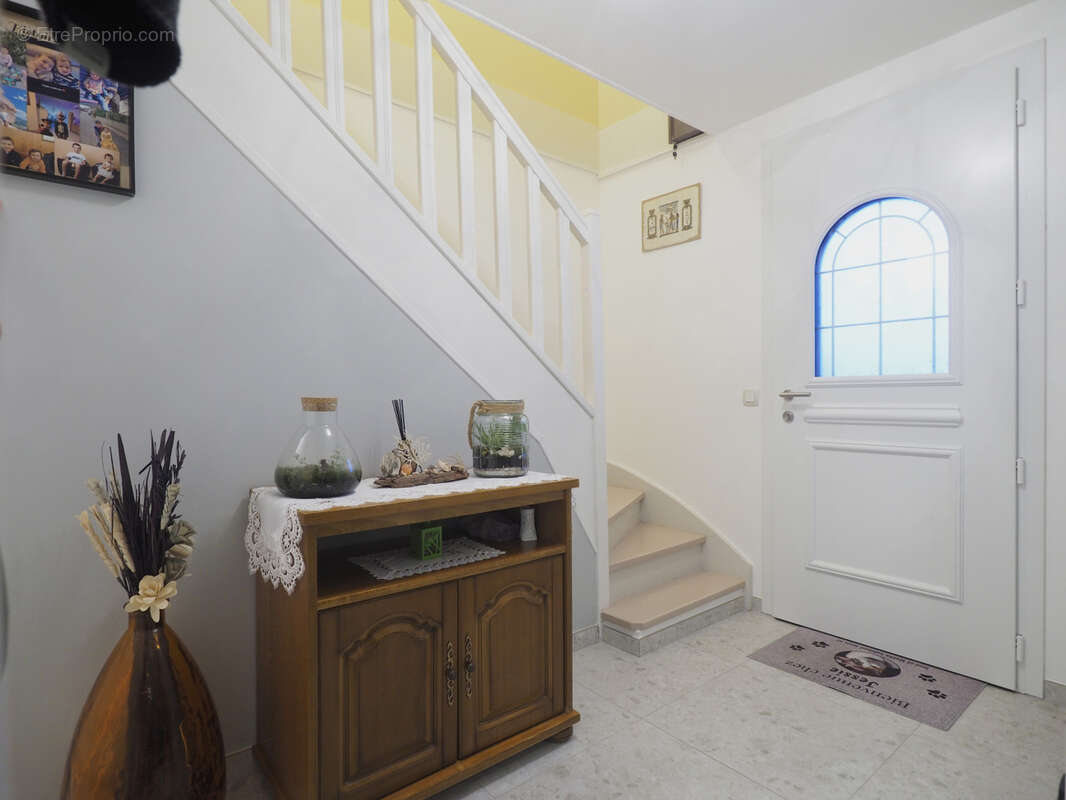 Maison à VAUX-LE-PENIL