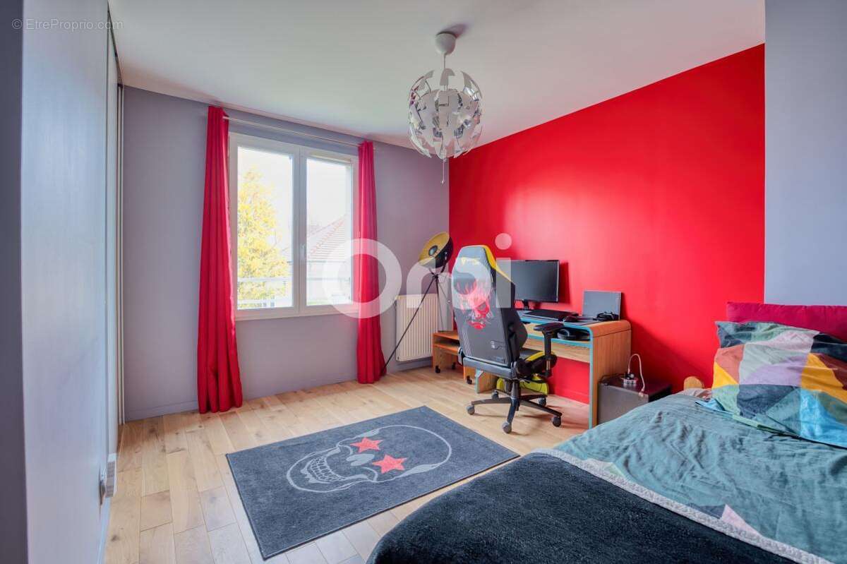 Maison à BUSSY-SAINT-GEORGES