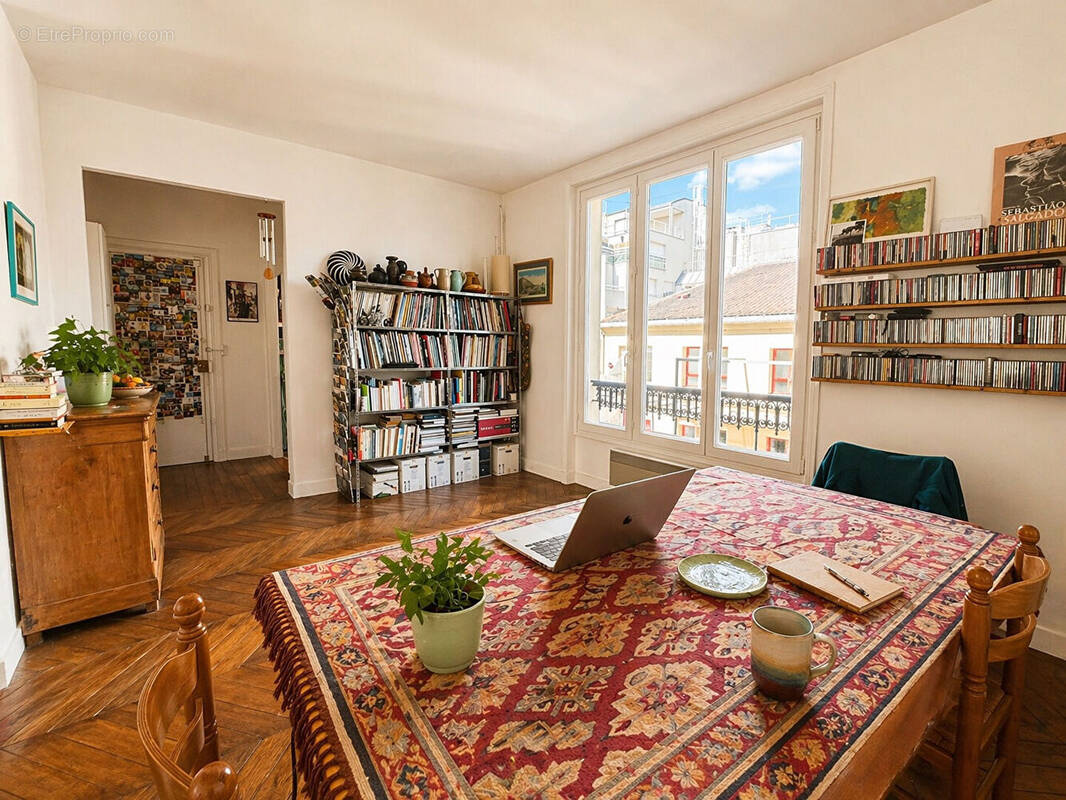 Appartement à PARIS-19E