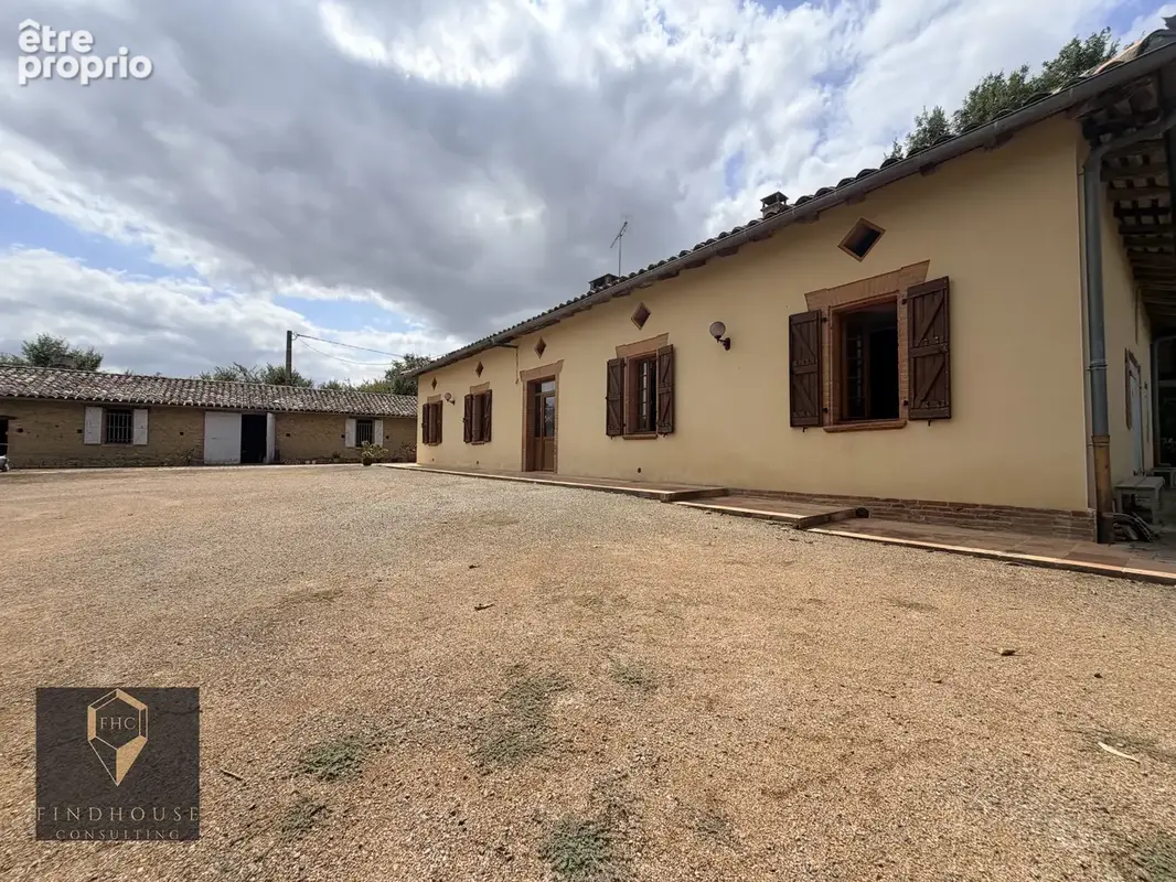 Ferme t6 - 1,5 hectare - 211 m2 - dépendances - étang - puits - piscine - photo 3