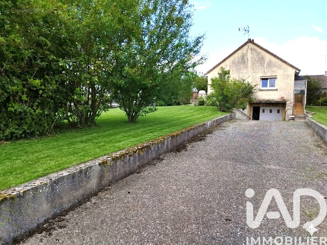 Photo 1 - Maison à SARGE-SUR-BRAYE