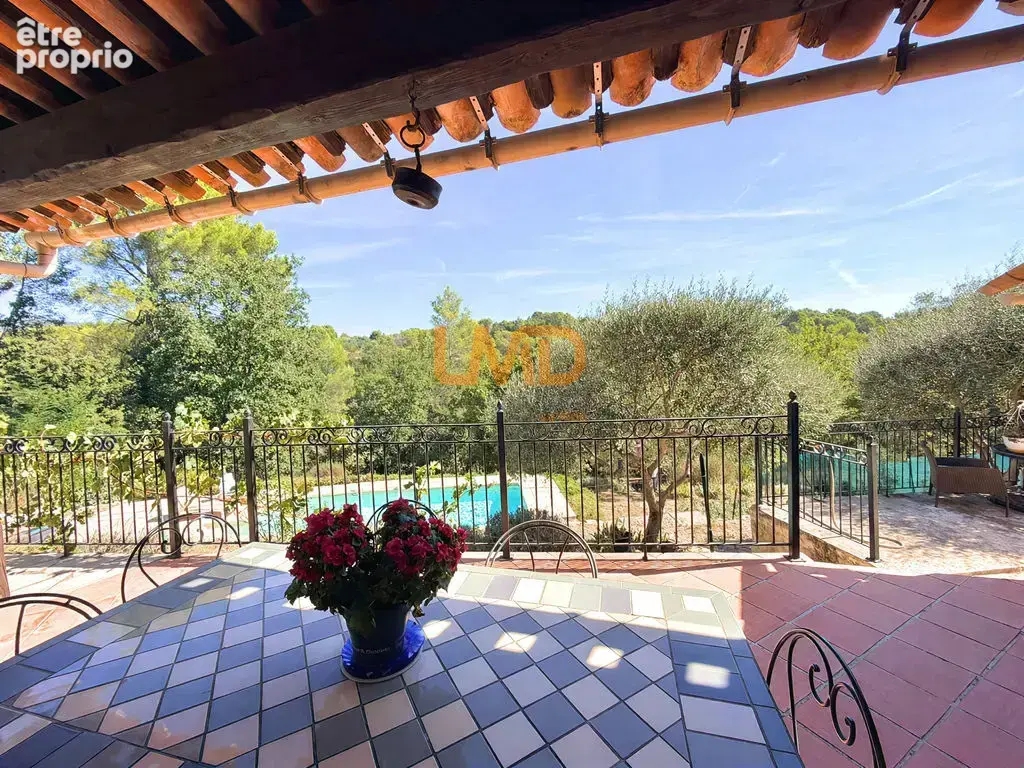 Flayosc – Maison de plain-pied avec piscine, vue dégagée - photo 25
