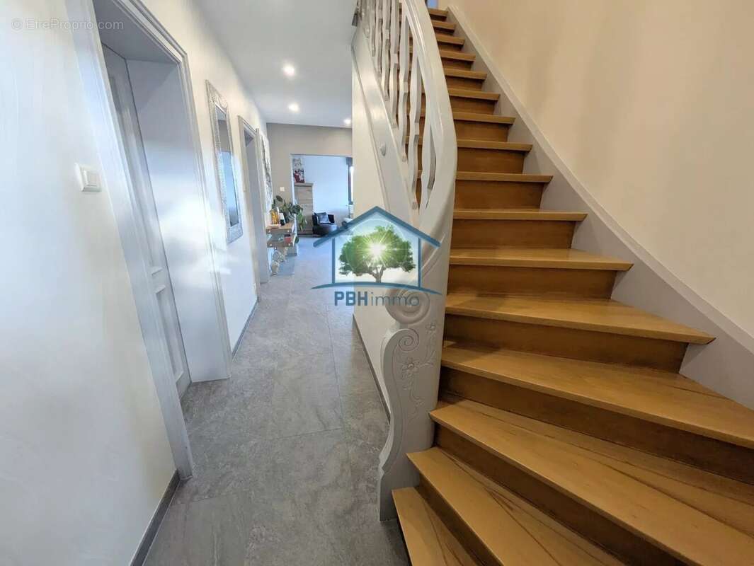 OBERMODERN (67) - Maison 130m² (165m² au sol) avec Cave, Dépendances (160m²) et Jardin sur 10.30 ares - photo 13