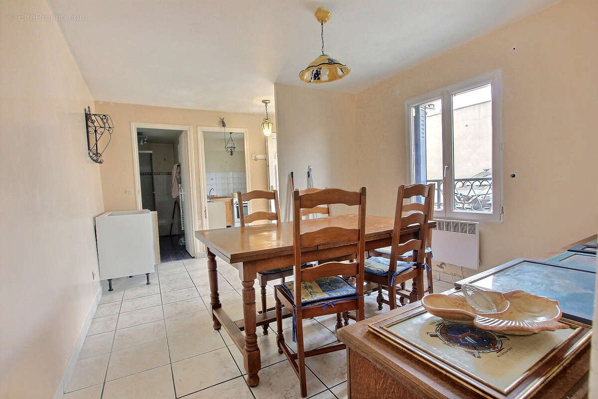 Appartement à LES LILAS