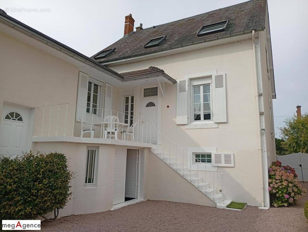 Maison à VARENNES-SUR-ALLIER