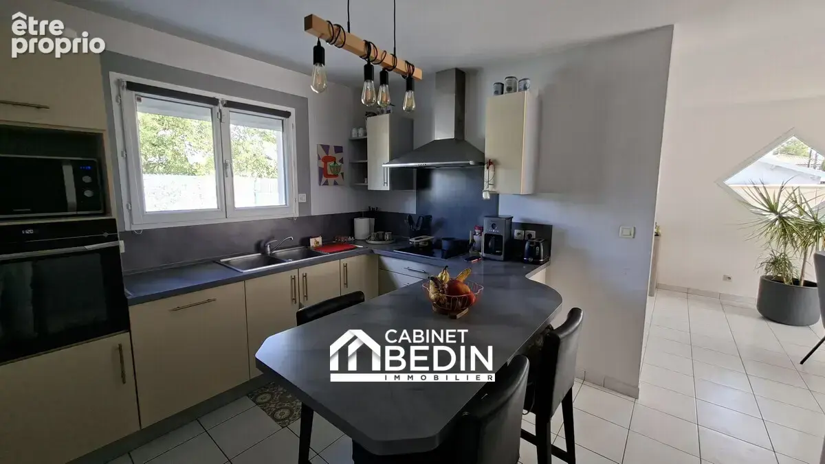 Maison 124 m² à Ambares-Et-Lagrave  - photo 3