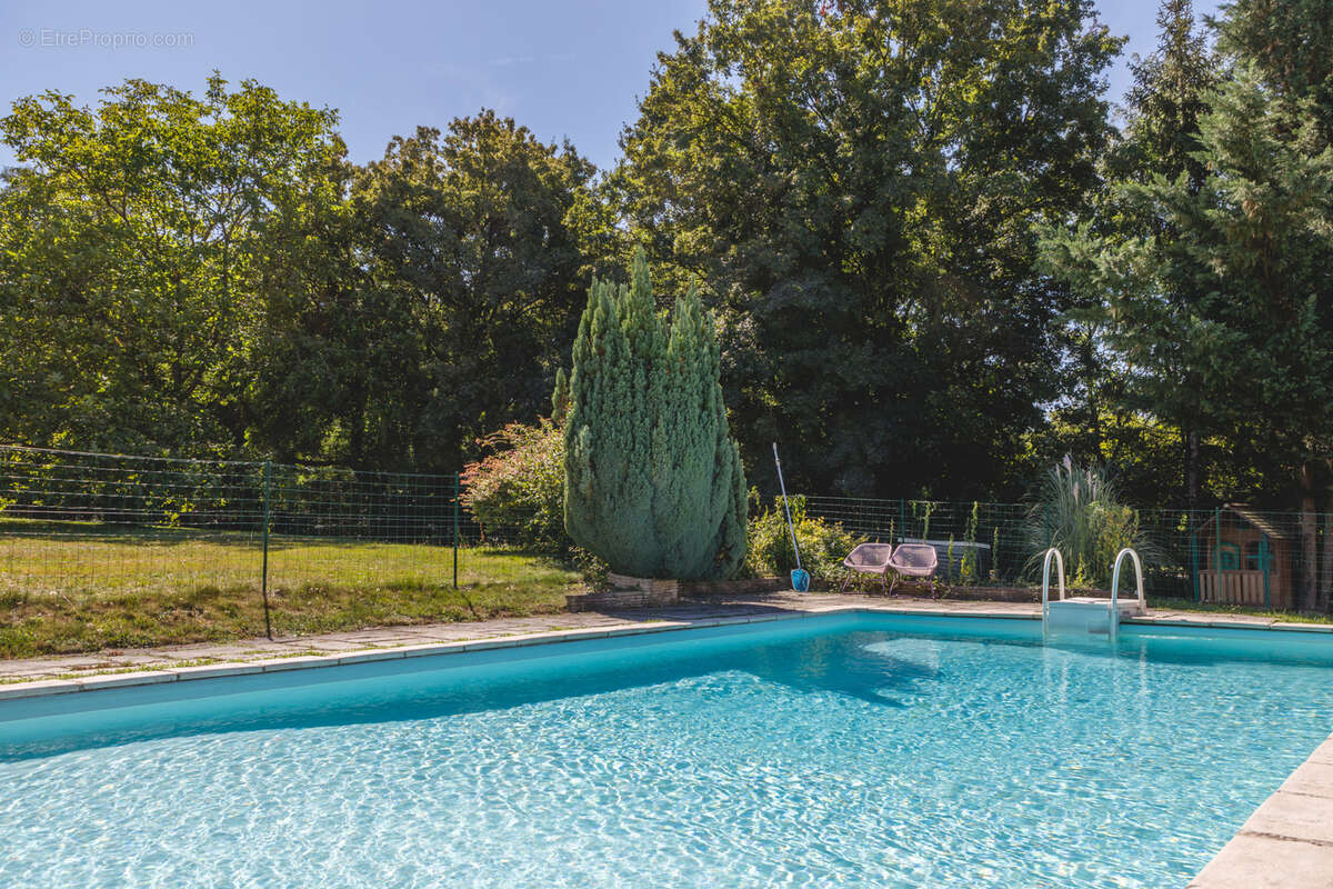 Maison à MOGNENEINS