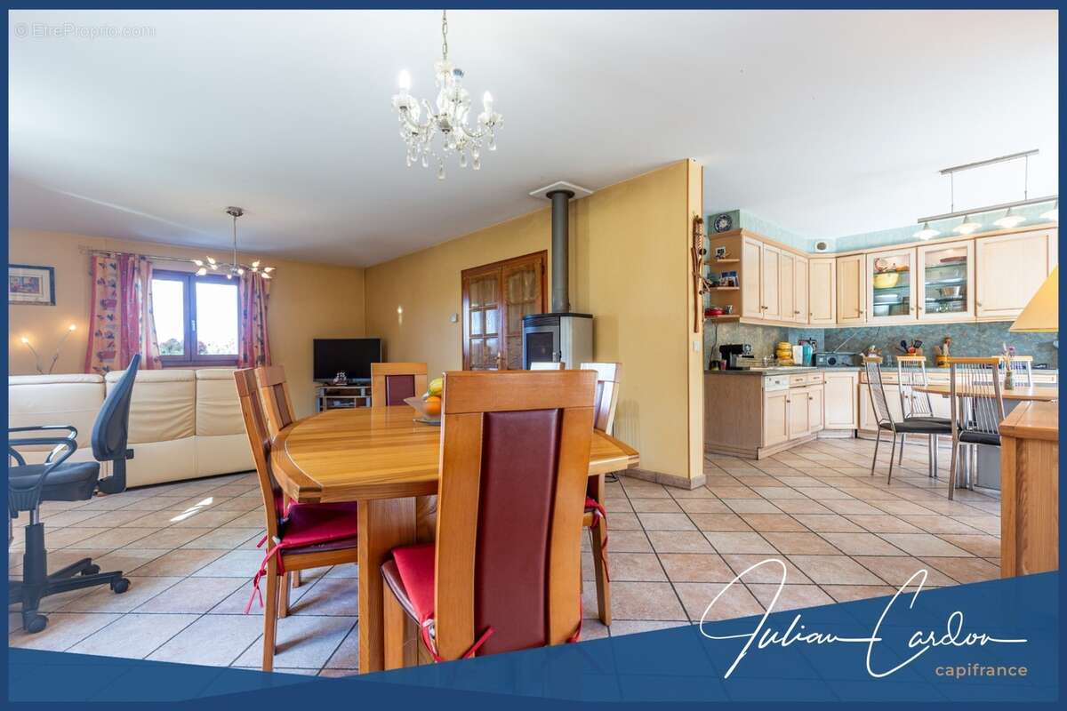 Villa d'architecte à vendre à Cuvat - photo 9