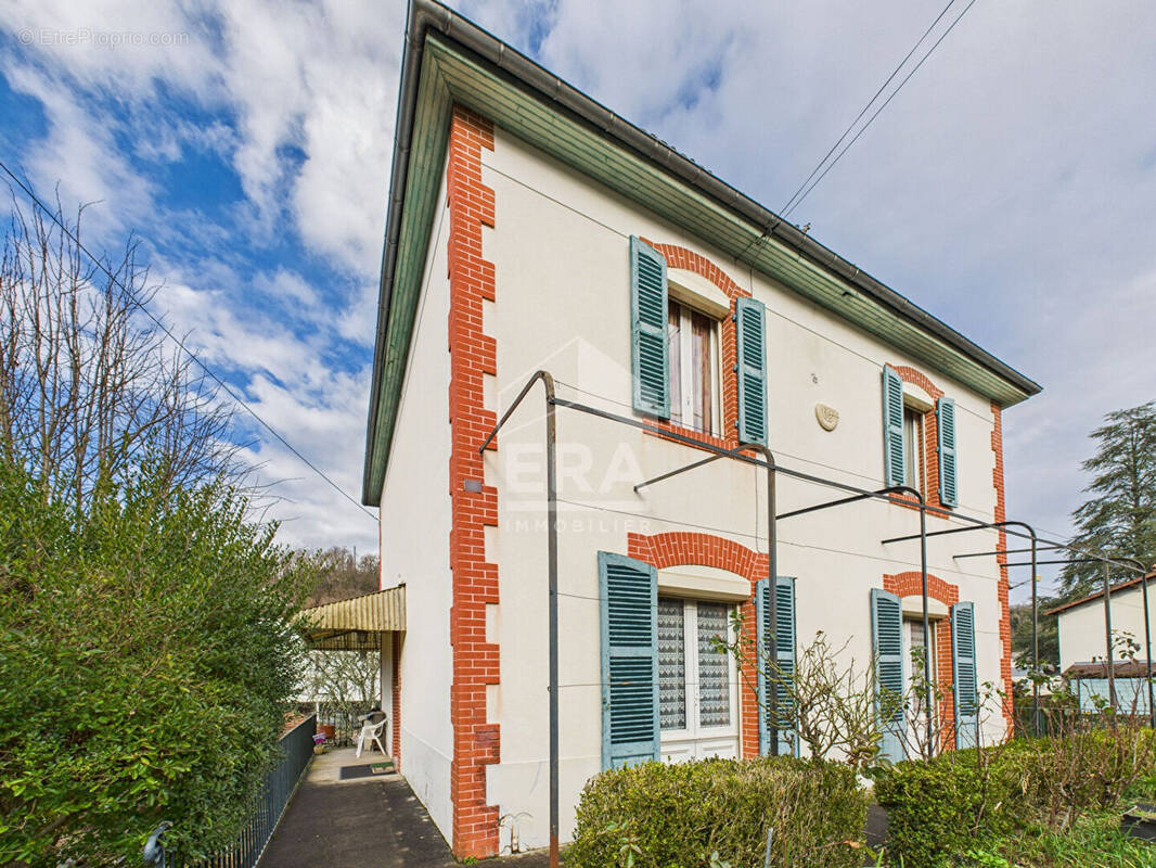 Maison à DECAZEVILLE